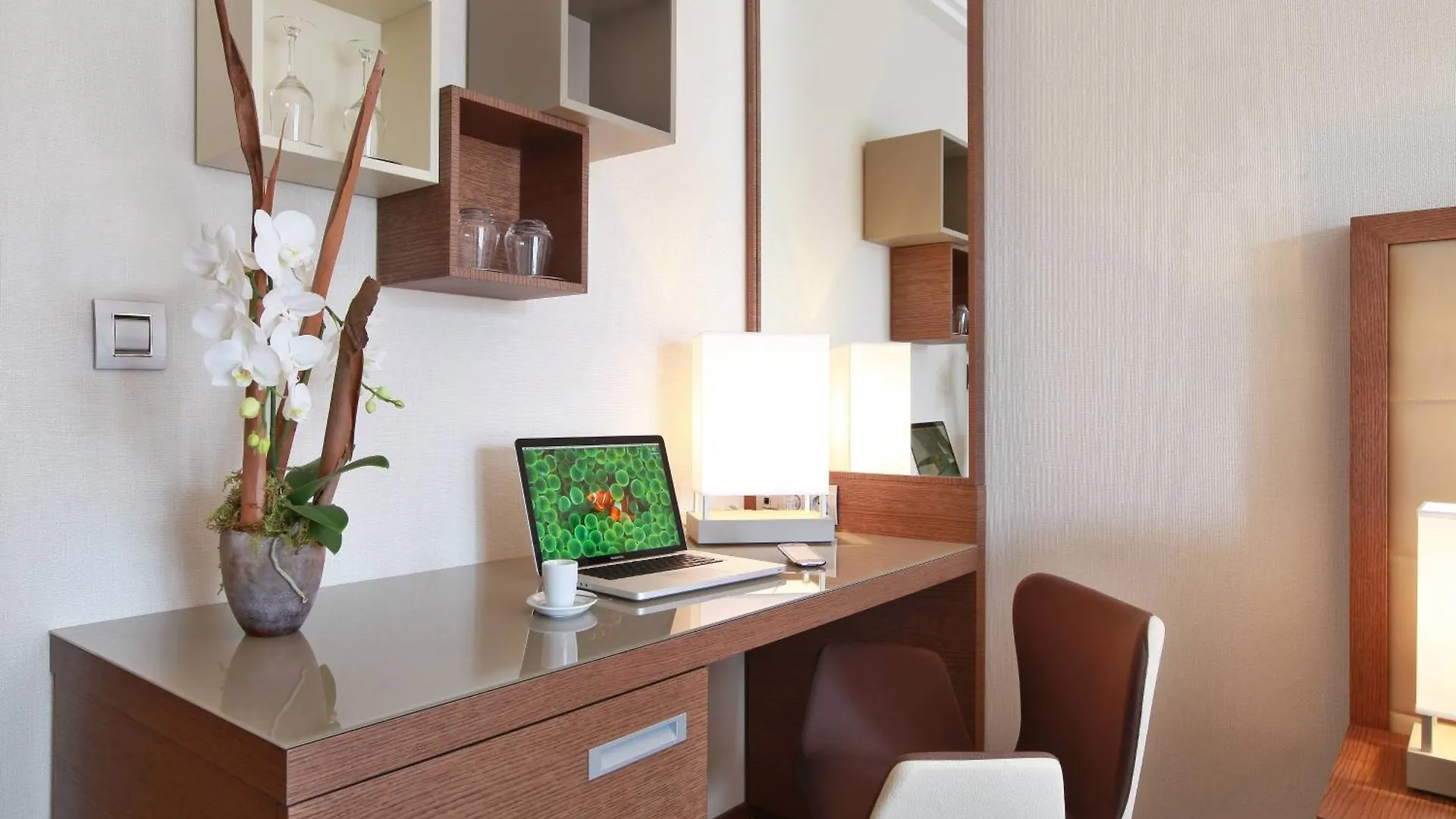 AC Hotel by Marriott Ambassadeur Antibes - Juan Les Pins 4*, Juan-les-Pins